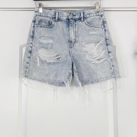 American Eagle Distressed Denim Mom Short - 0 - Picture 1 of 5
